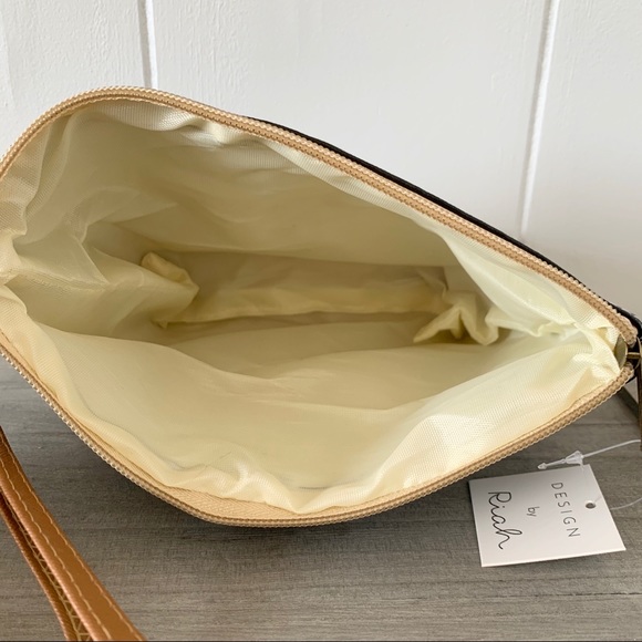 Makeup Bag Black With Strap Contains Face - Picture 3 of 4